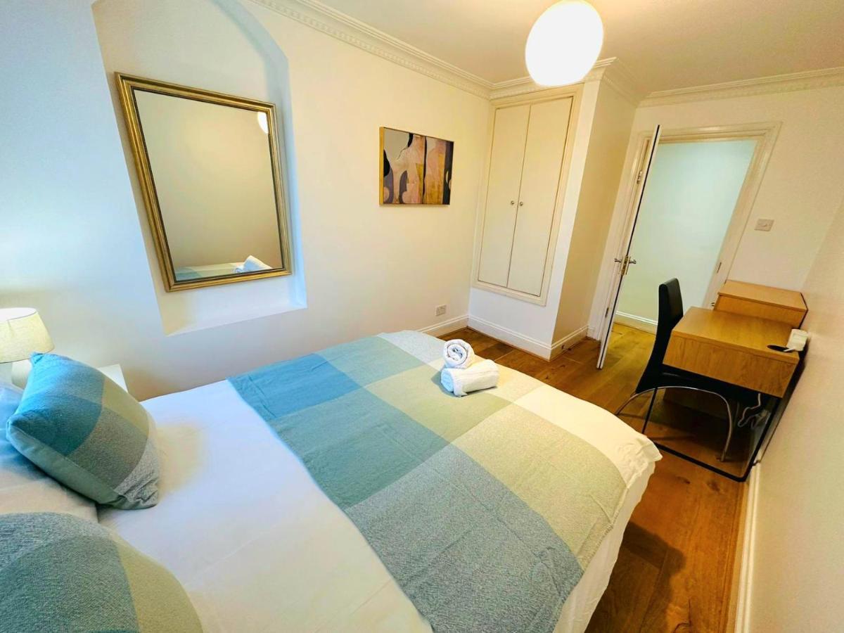 Cosy Home In Kensington - Great Location! 3 Minutes Walk To Earl'S Court Station Londra Esterno foto
