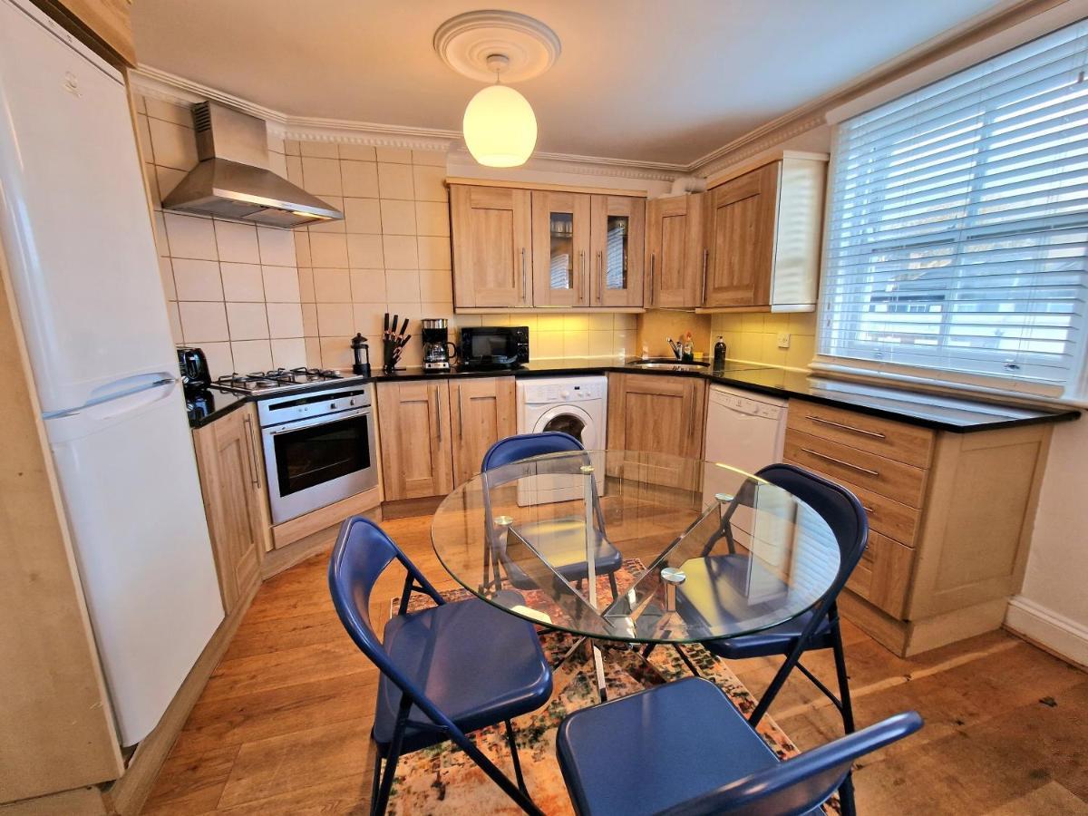 Cosy Home In Kensington - Great Location! 3 Minutes Walk To Earl'S Court Station Londra Esterno foto