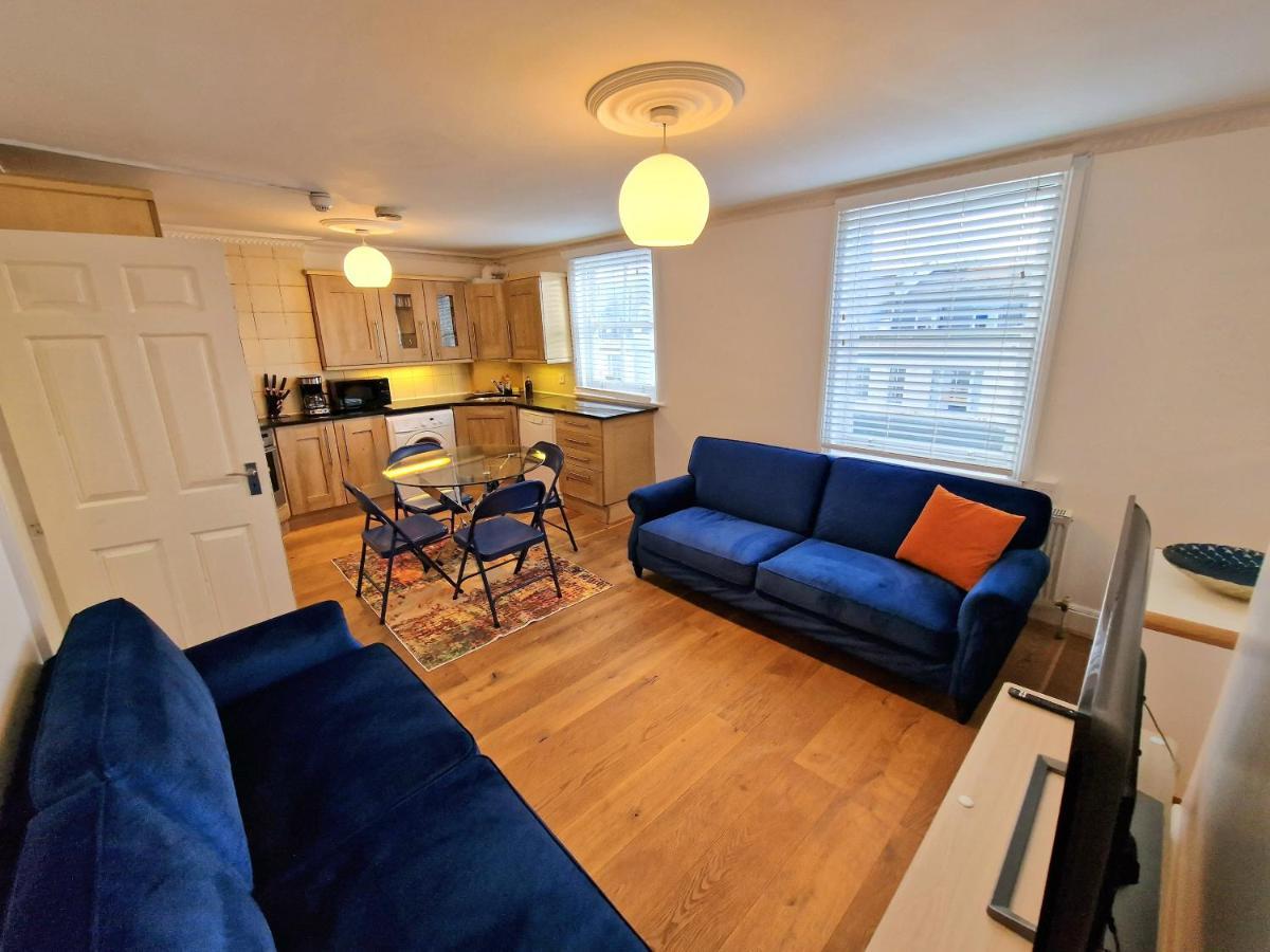 Cosy Home In Kensington - Great Location! 3 Minutes Walk To Earl'S Court Station Londra Esterno foto
