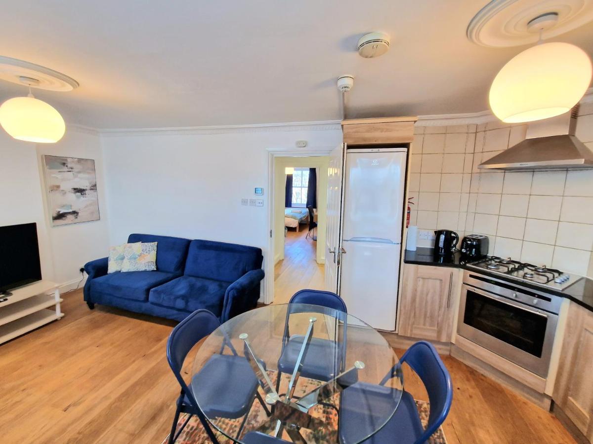 Cosy Home In Kensington - Great Location! 3 Minutes Walk To Earl'S Court Station Londra Esterno foto